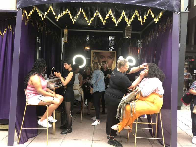 Illustration for article titled Fenty Beauty Popped Out With a Pop-Up Shop!
